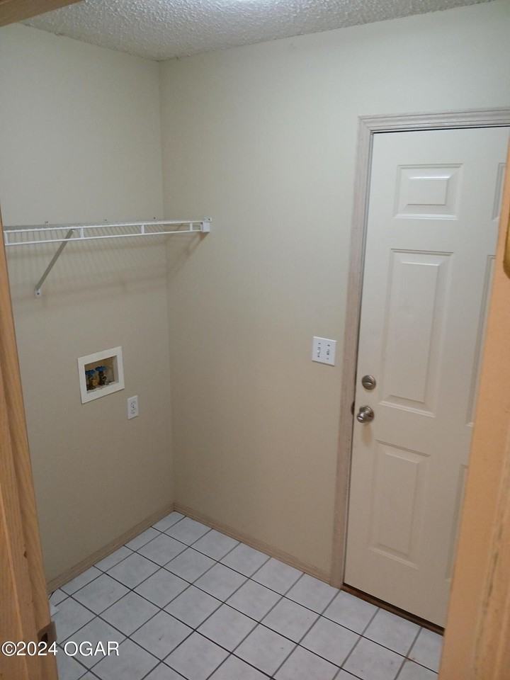 814 S Forest Ave - Photo 7 of 8