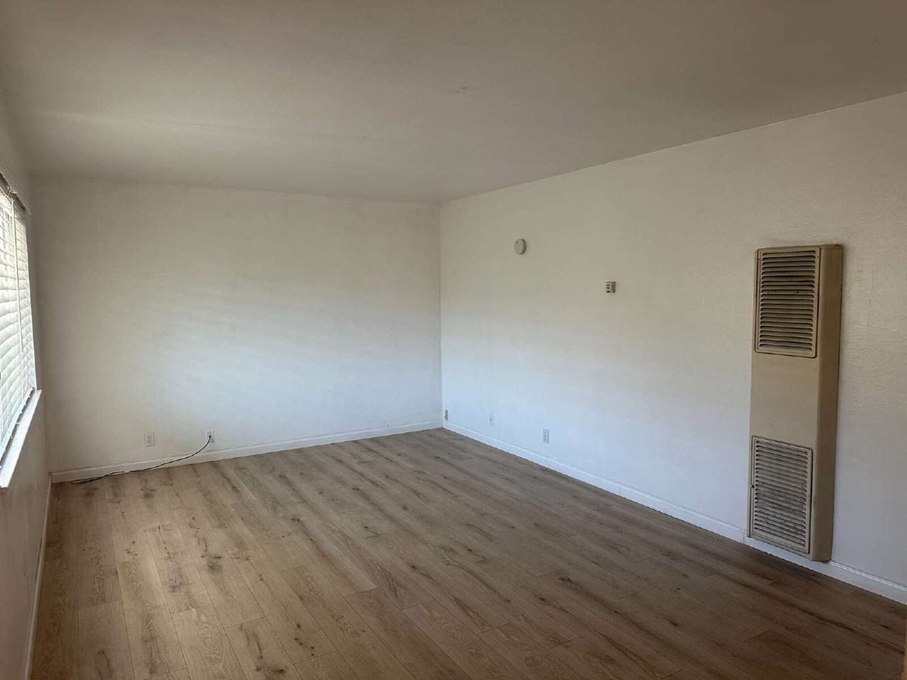 638 Kirkland Dr #4 - Photo 5 of 11