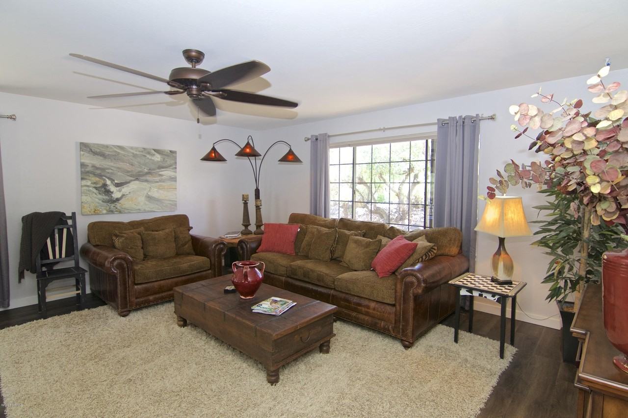 1444 Vista Rd - Photo 4 of 28