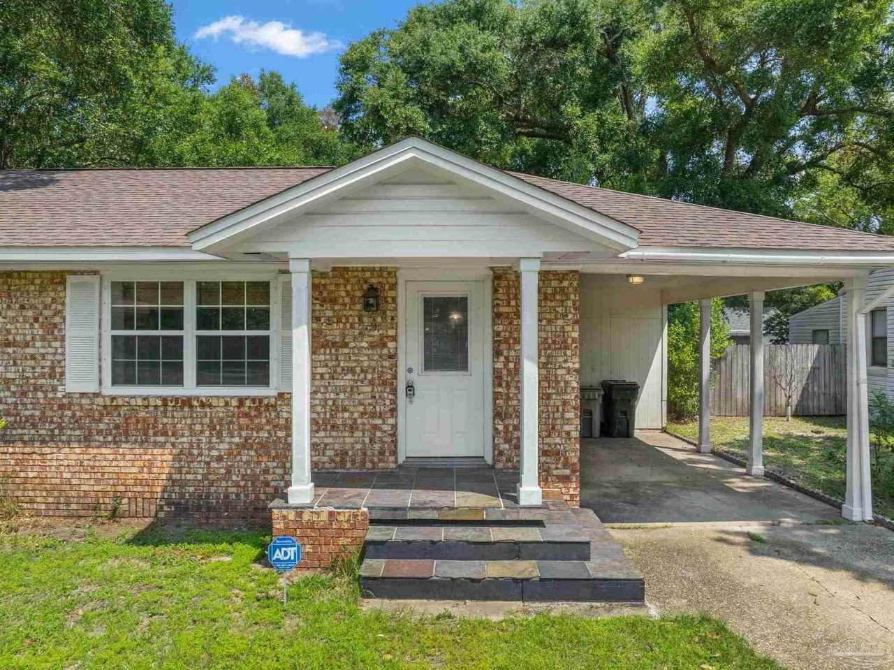1220 Dexter Ave - Photo 4 of 27