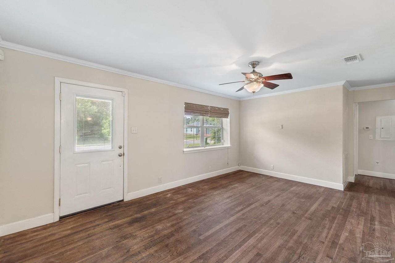 1220 Dexter Ave - Photo 7 of 27