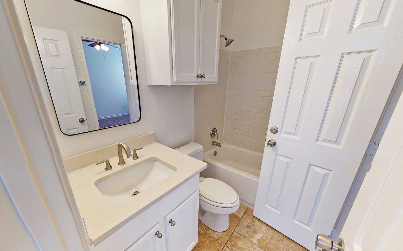 306 Holik St - Photo 5 of 26