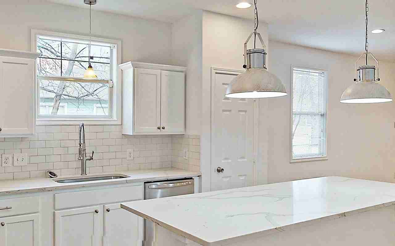 306 Holik St - Photo 6 of 26