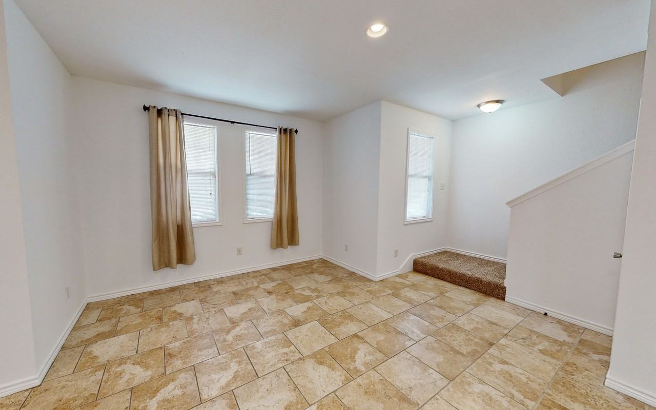 306 Holik St - Photo 7 of 26