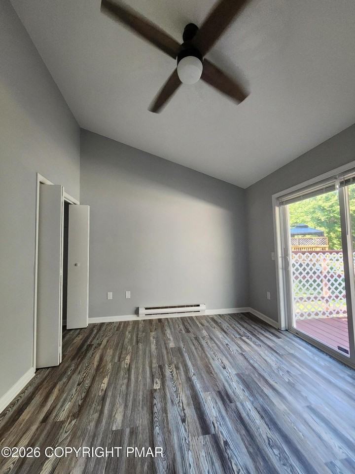 15 Pointe St #2ndFLFRONT - Photo 5 of 9