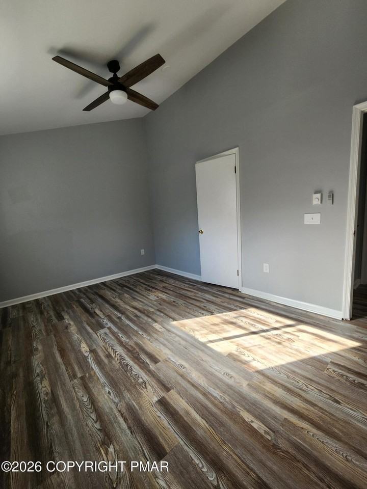 15 Pointe St #2ndFLFRONT - Photo 6 of 9