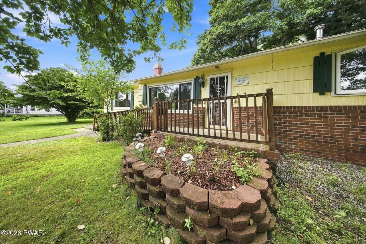 1055 Blue Ridge Ave - Photo 5 of 29