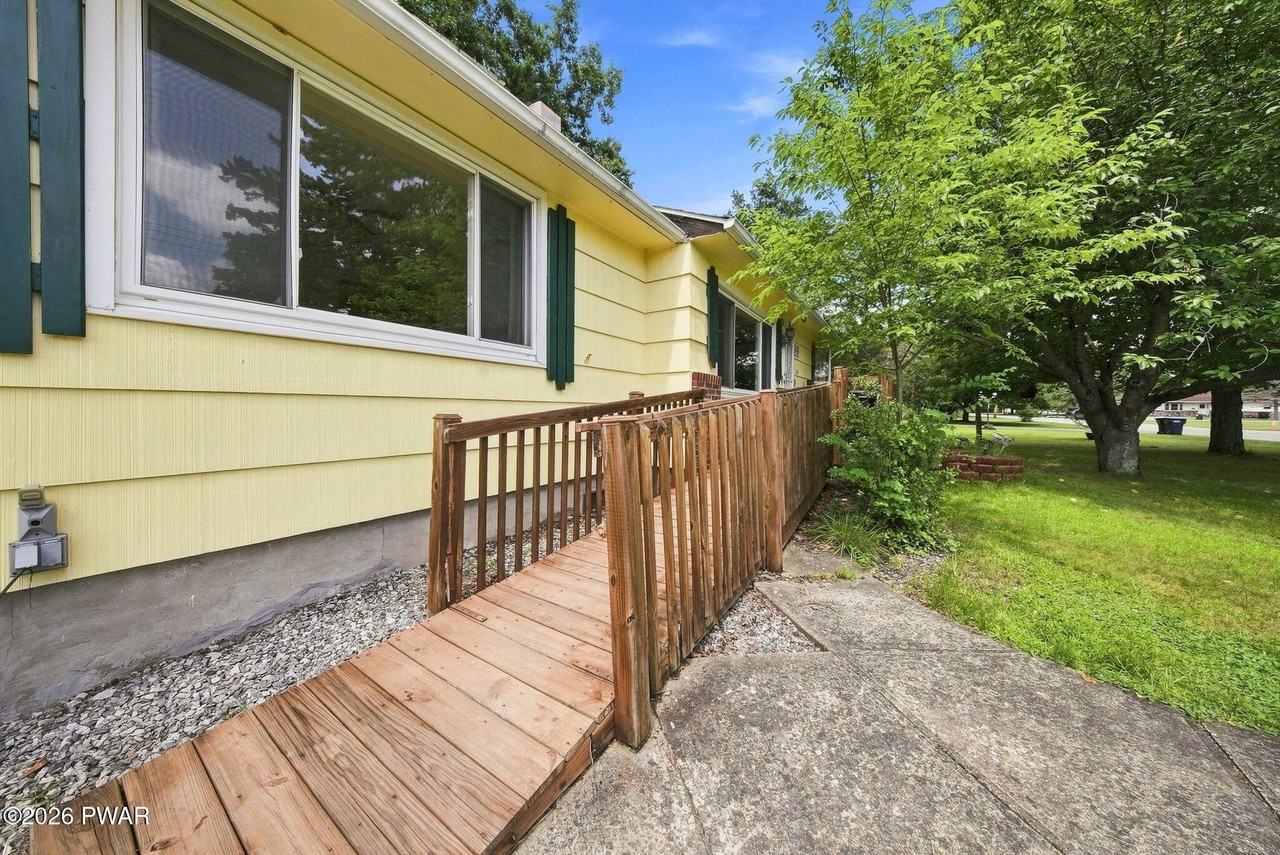 1055 Blue Ridge Ave - Photo 7 of 29