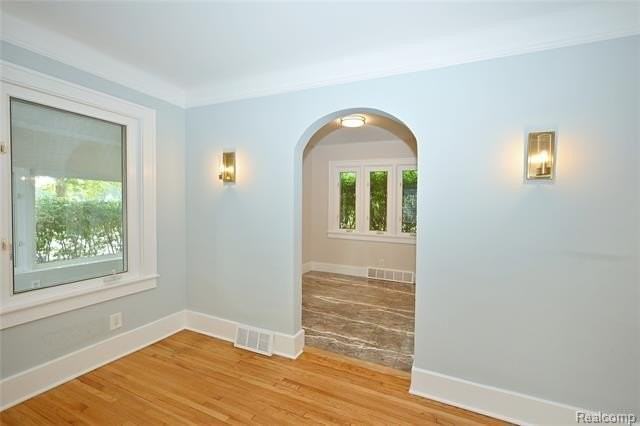 1248 Edgewood Rd Lowr - Photo 4 of 26