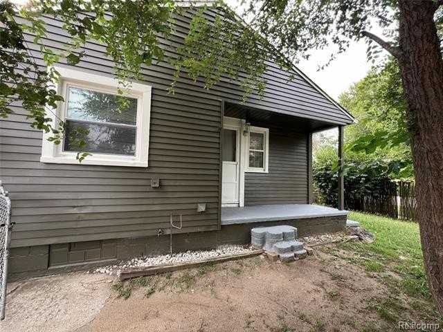 2504 Bannister St - Photo 2 of 22