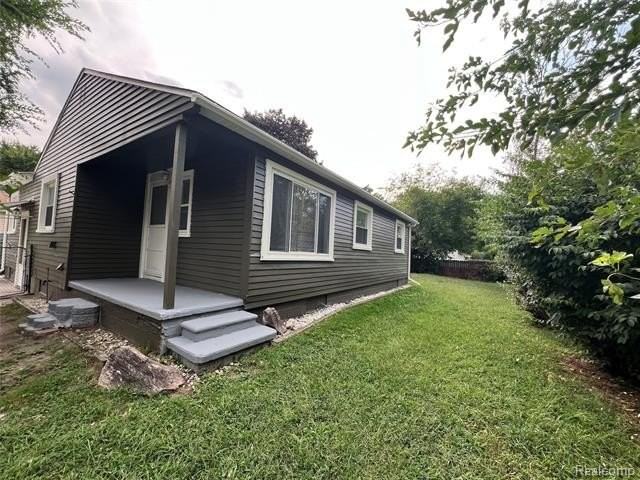 2504 Bannister St - Photo 3 of 22
