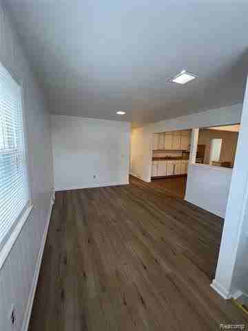 2504 Bannister St - Photo 4 of 22