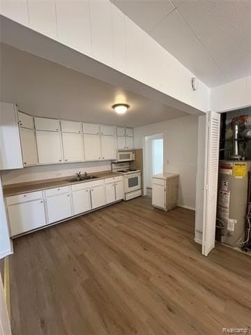 2504 Bannister St - Photo 5 of 22