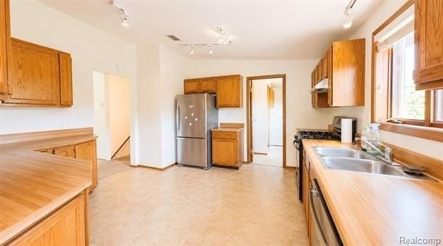 2232 London Bridge Dr #42 - Photo 7 of 20