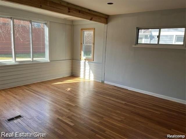 371 E Oakridge St - Photo 5 of 9
