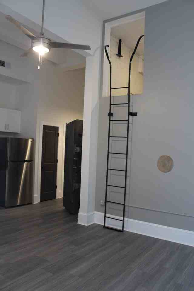 114 W Court St #101 - Photo 6 of 12