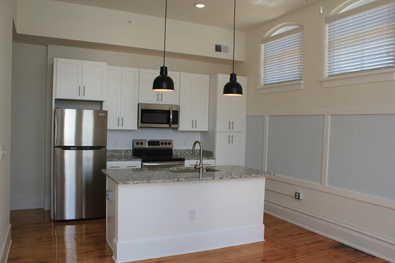 403 W Court St #204 - Photo 4 of 12
