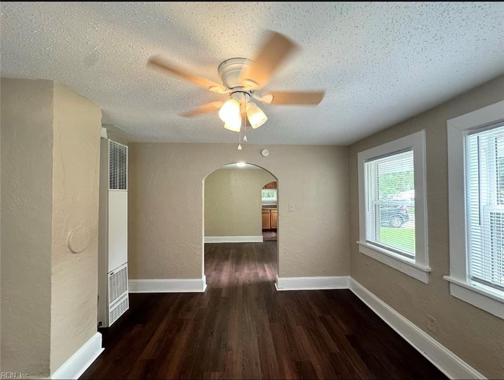 1812 Parkview Ave - Photo 3 of 12