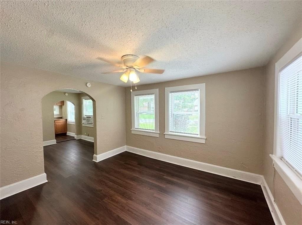 1812 Parkview Ave - Photo 4 of 12