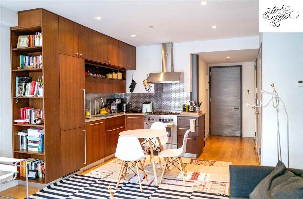 260 N 9th St #4B - Photo 2 of 4