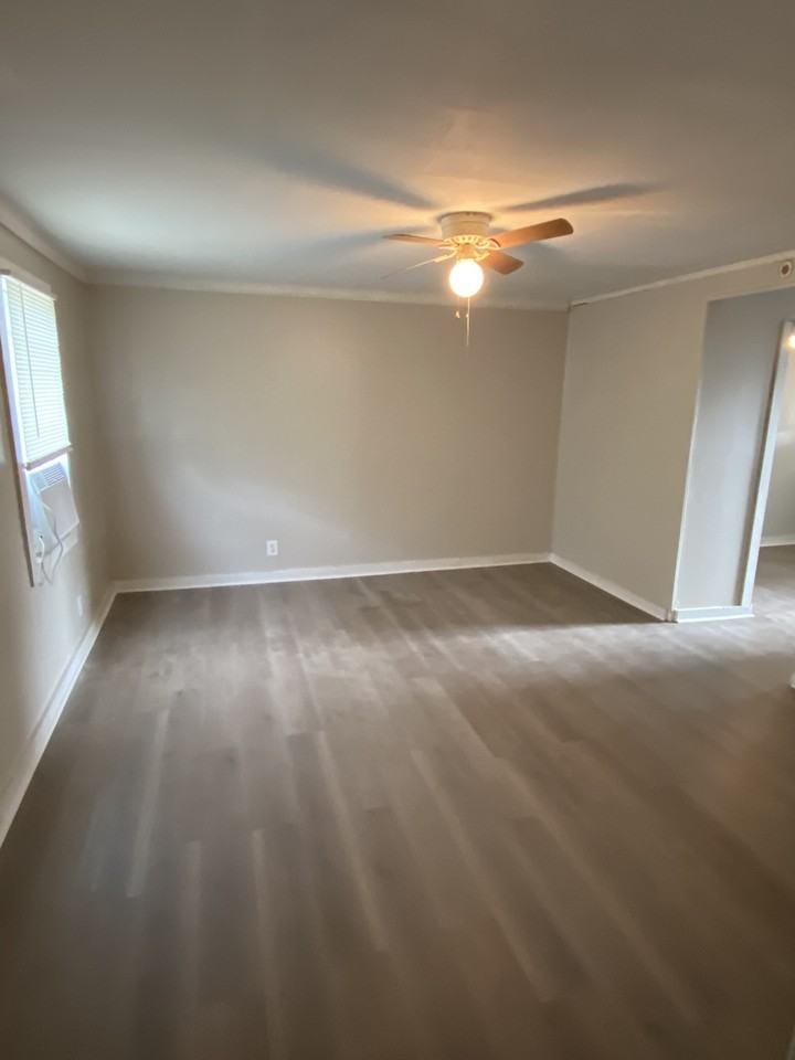 2303 N Louis St #2303 - Photo 7 of 8