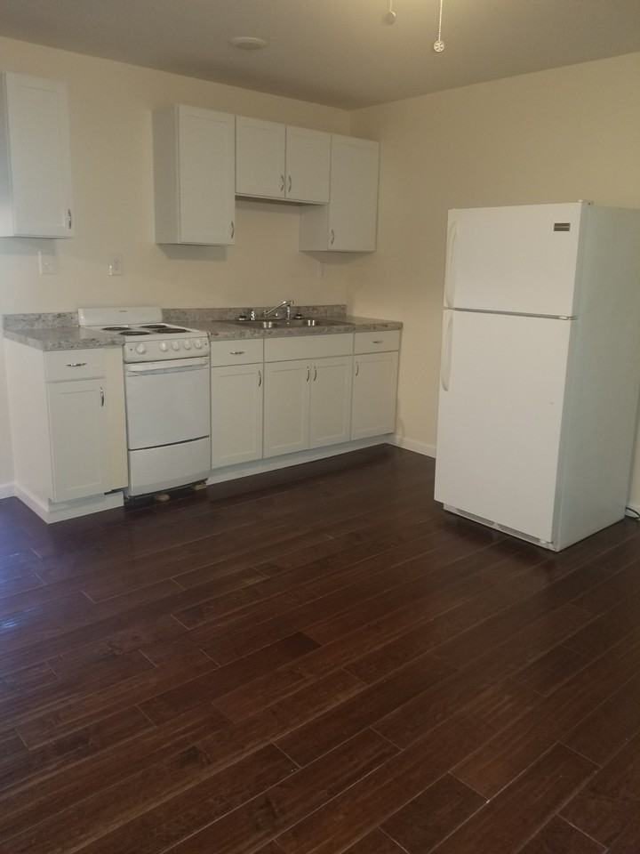 2414 Norwood Ave #3 - Photo 4 of 5