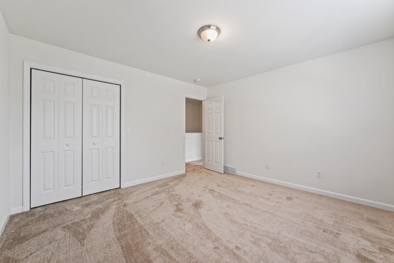 48 Plank Rd #B - Photo 3 of 9