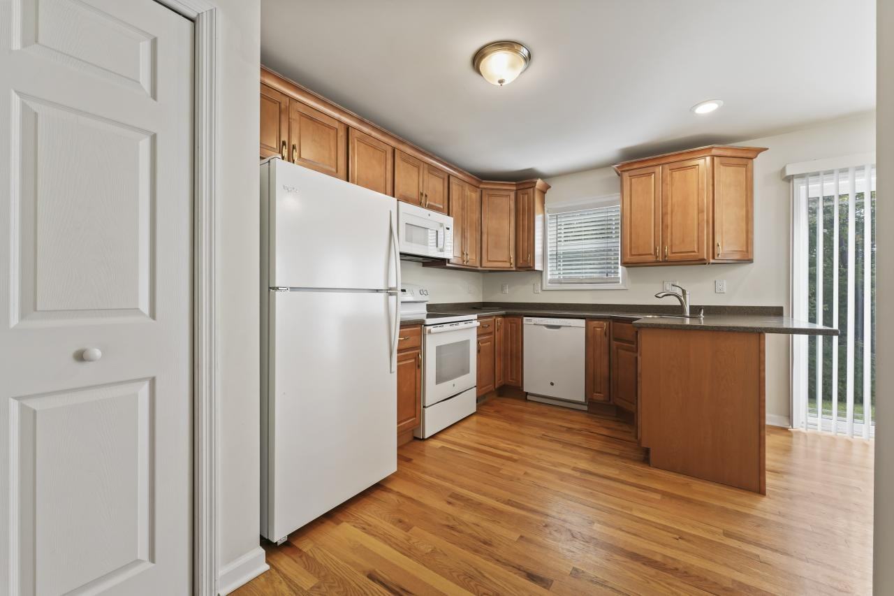 48 Plank Rd #B - Photo 4 of 9