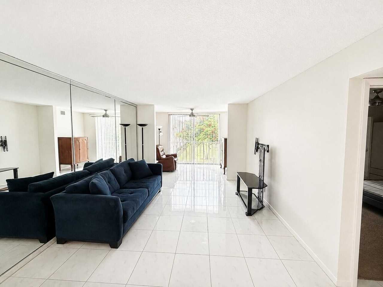 14307 Bedford Dr #302 - Photo 4 of 28
