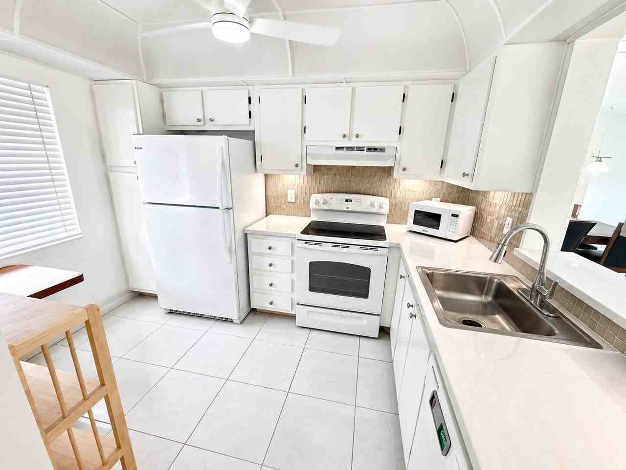 14307 Bedford Dr #302 - Photo 3 of 28