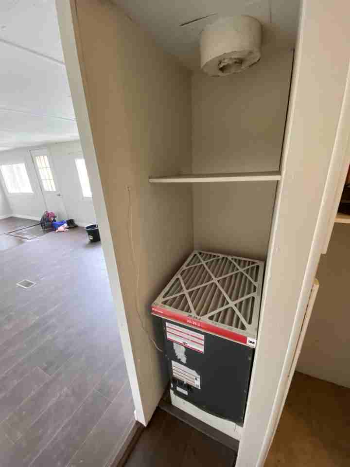 660 N Millborne Rd - Photo 3 of 15
