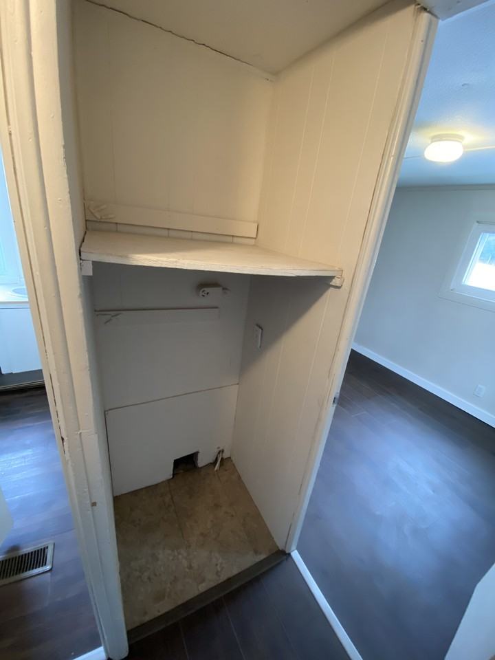 660 N Millborne Rd - Photo 4 of 15