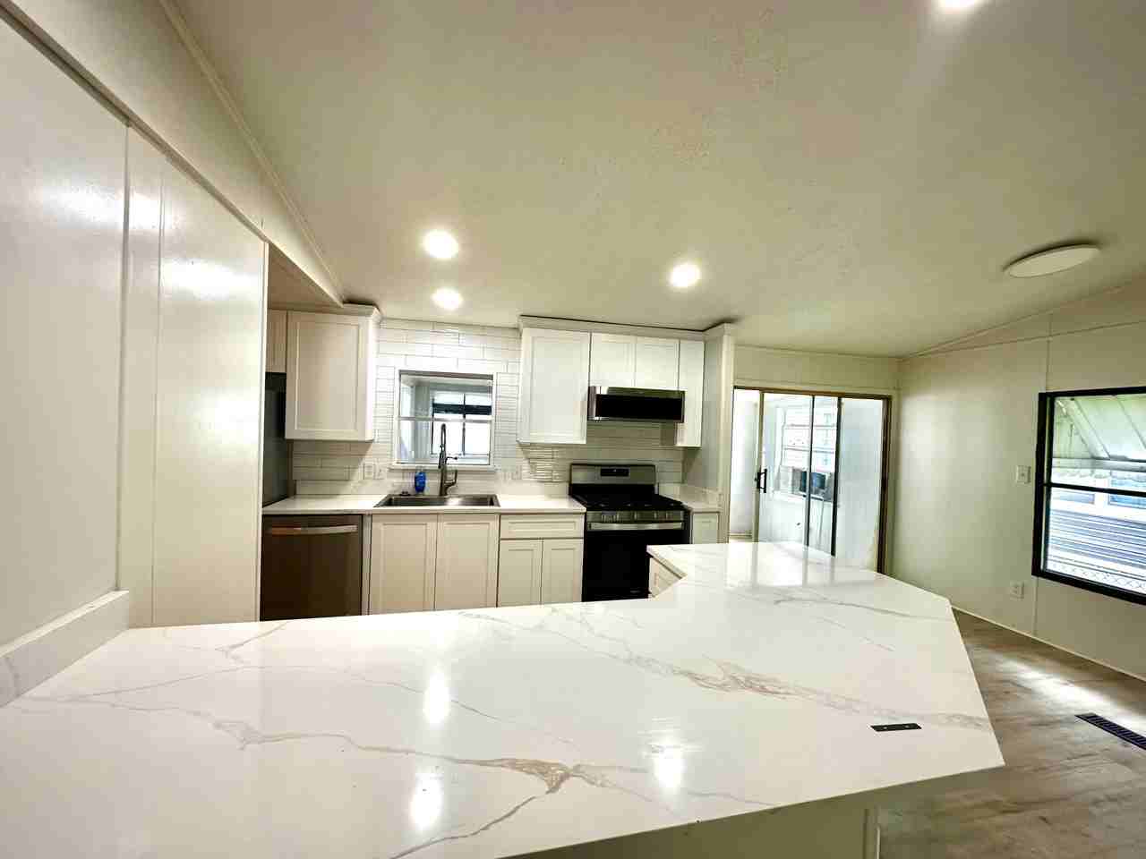 318 Overlook Trl - Photo 4 of 22