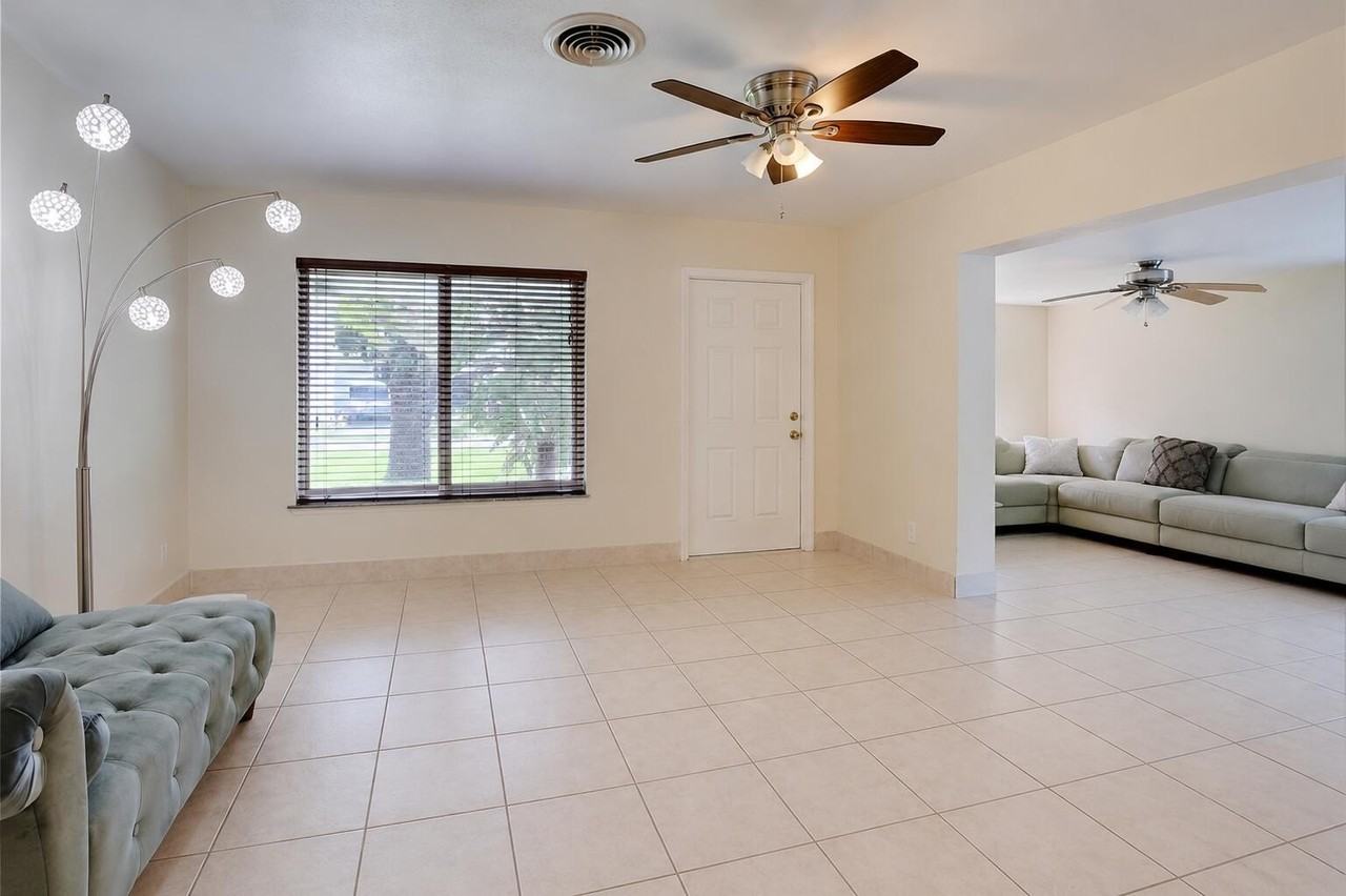 970 Sw 3rd Ave - Photo 6 of 24