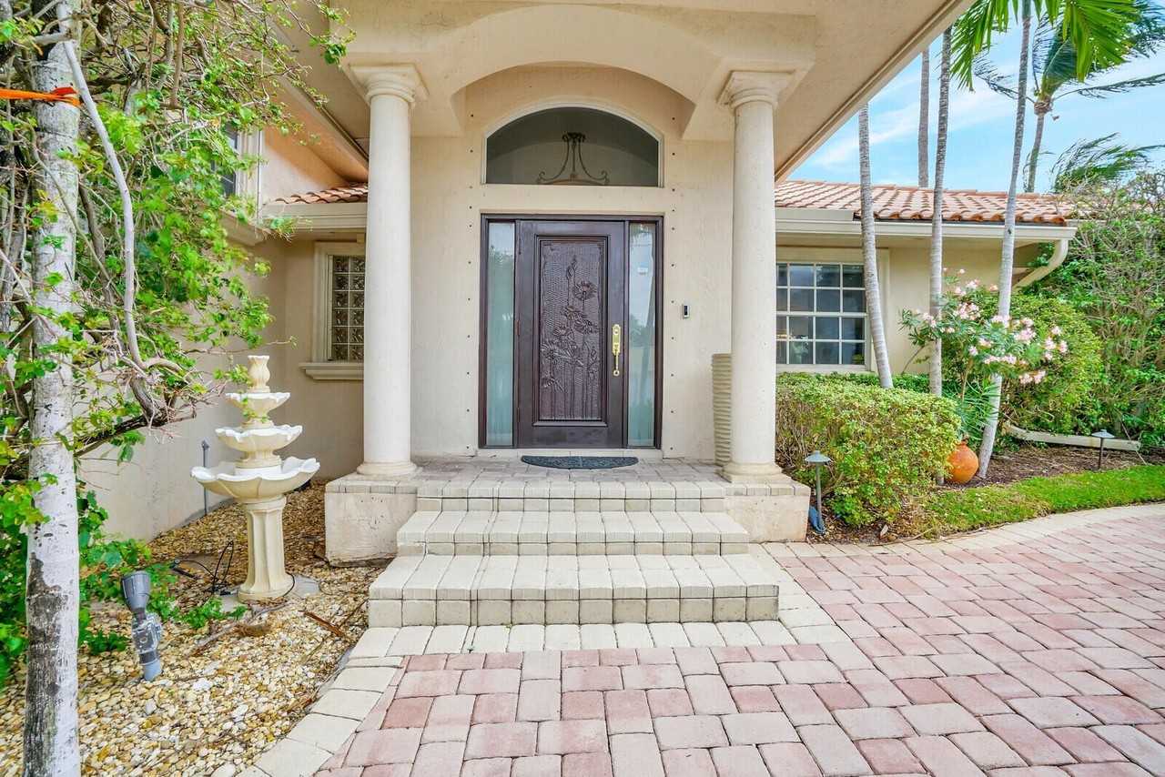 290 E Fern Dr - Photo 4 of 50