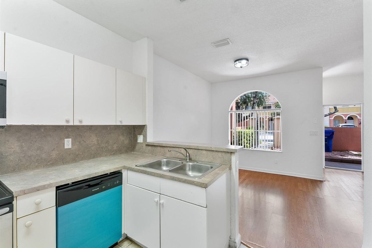 1407 S Santa Catalina Cir - Photo 4 of 27