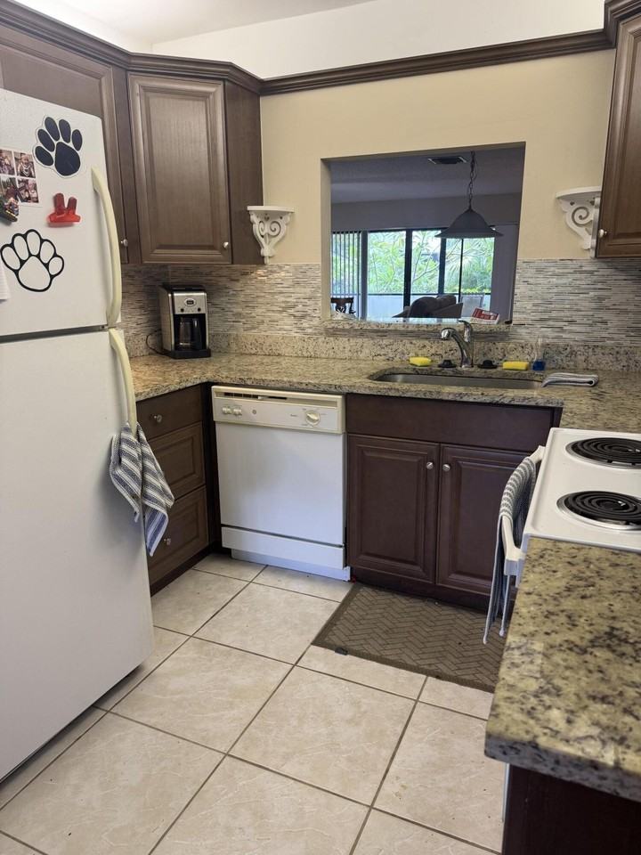 11894 Suellen Cir - Photo 6 of 19