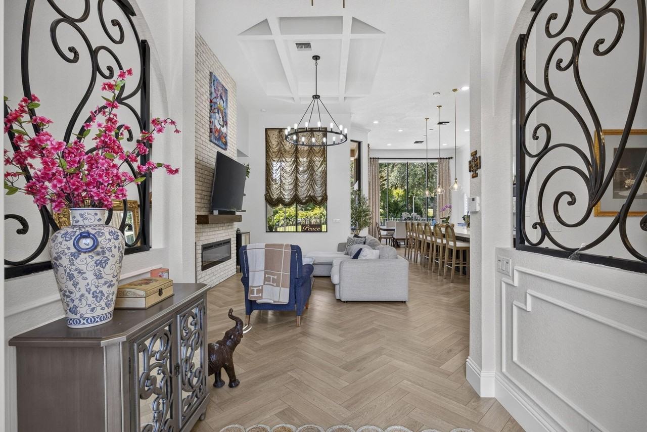 10336 Trianon Pl - Photo 6 of 50