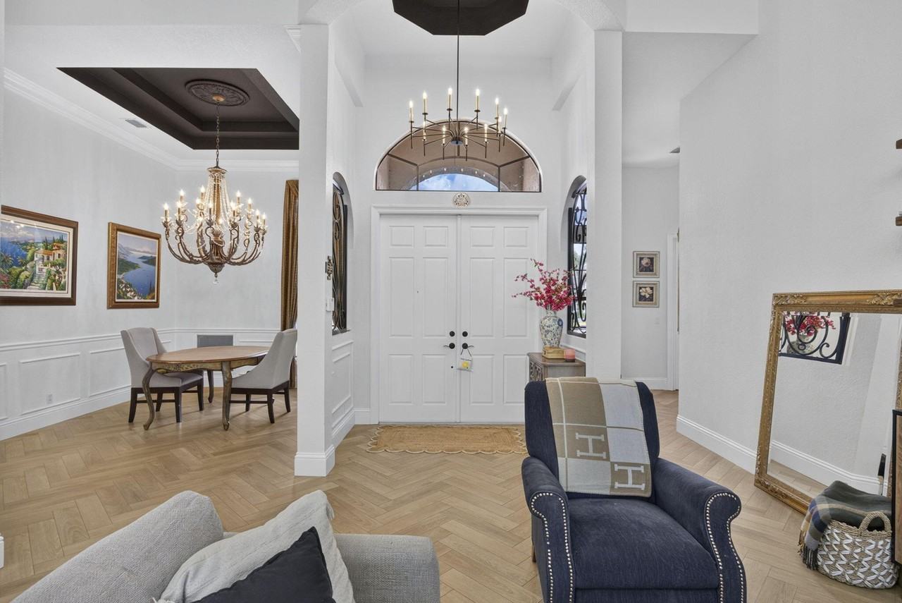 10336 Trianon Pl - Photo 7 of 50