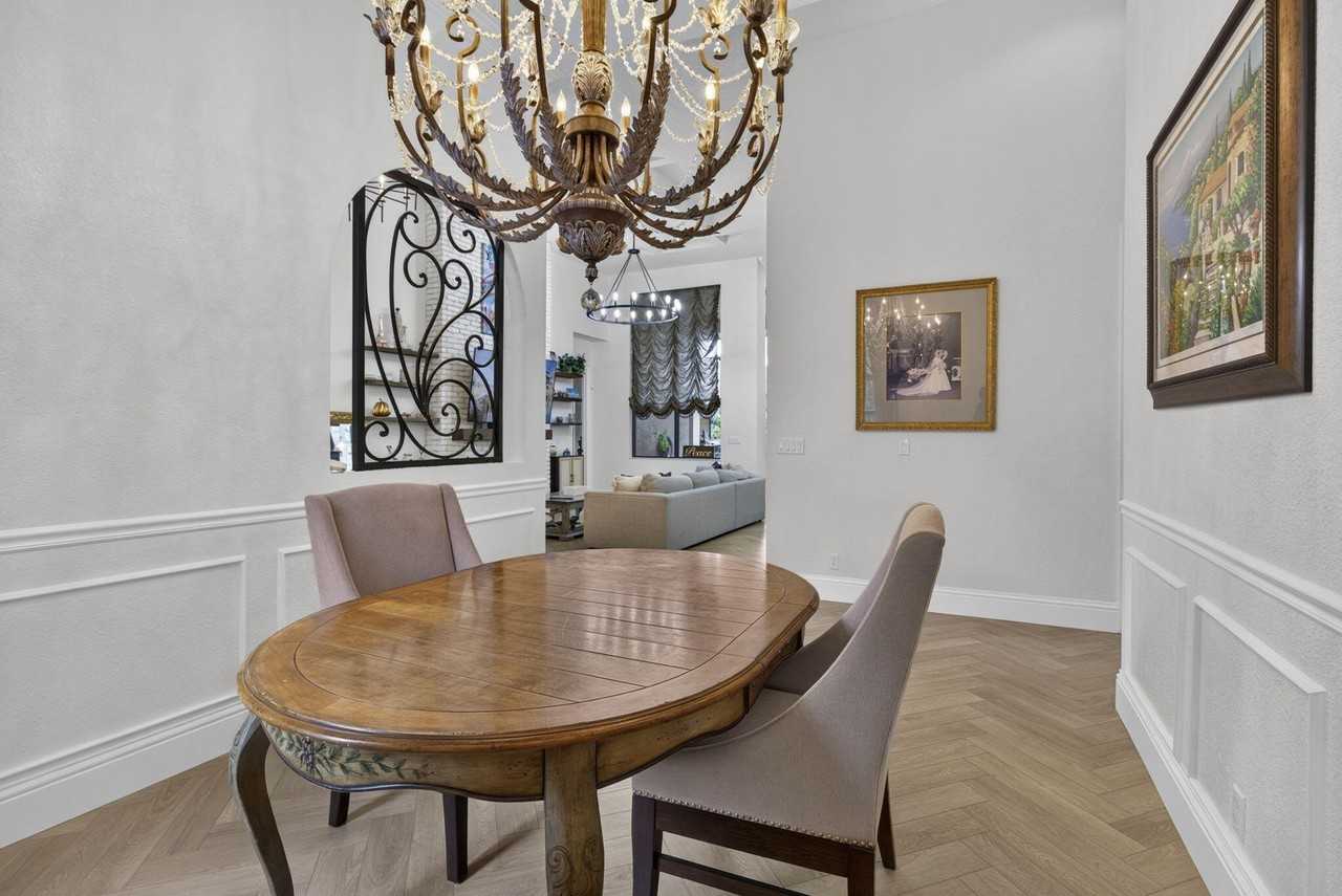 10336 Trianon Pl - Photo 5 of 50