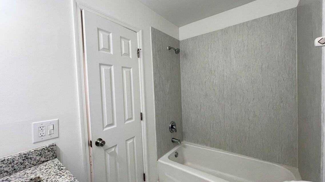 4606 Se Binnacle Way #3 - Photo 5 of 5