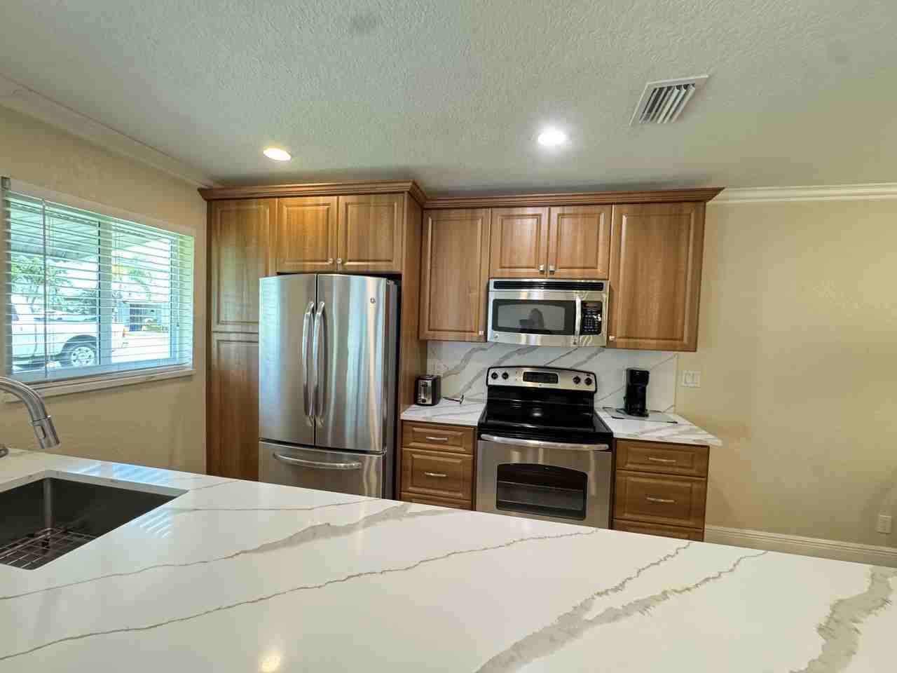 512 High Point Dr - Photo 4 of 18
