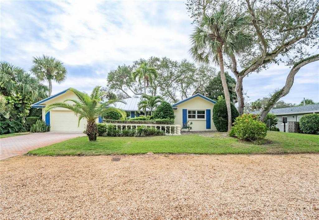 626 Honeysuckle Ln