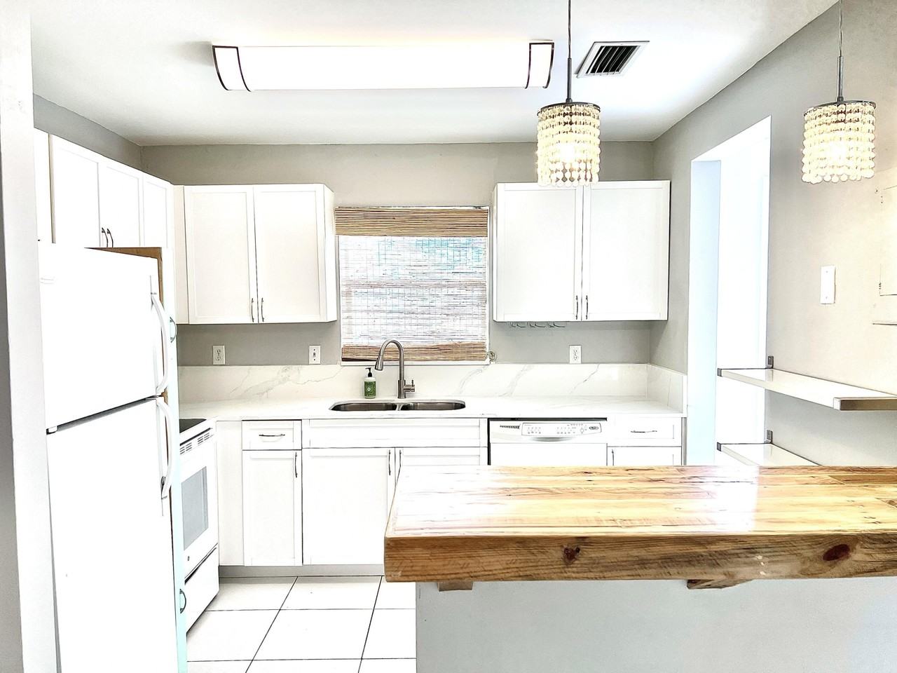 4103 Ne 21st Ter - Photo 3 of 14