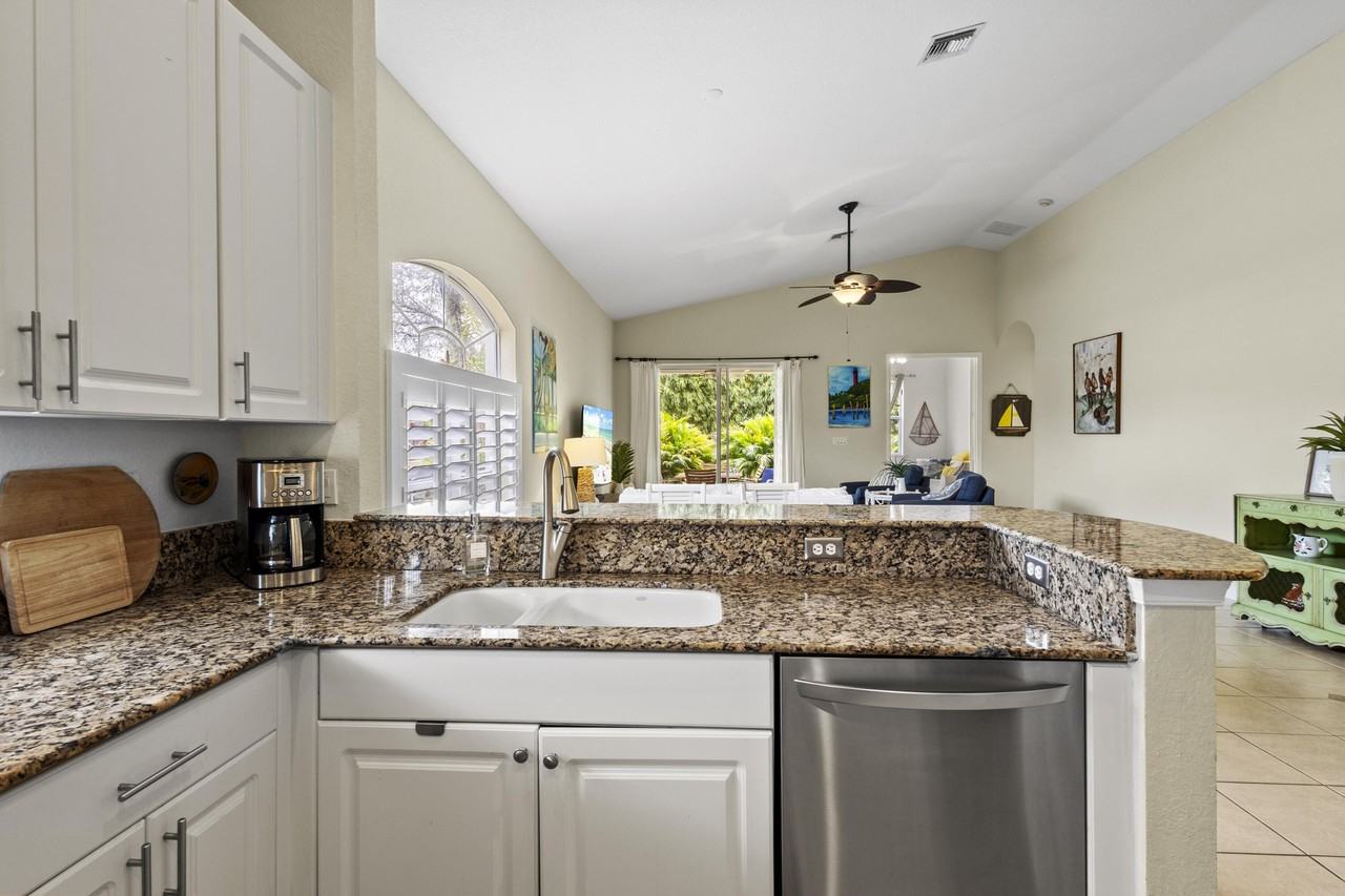 7085 Se Cricket Ct - Photo 4 of 39