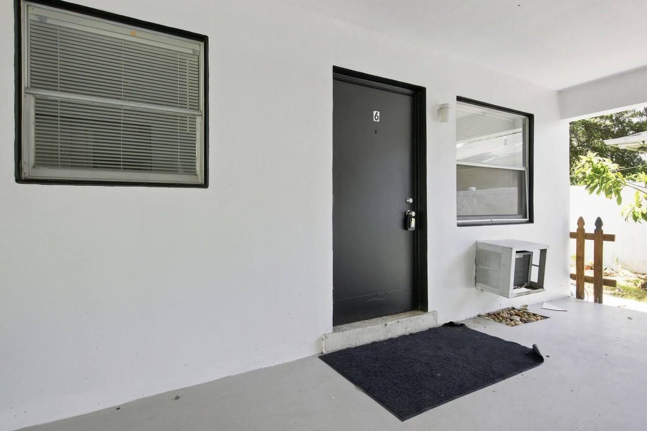 317 N 61st Ter #7 - Photo 2 of 17