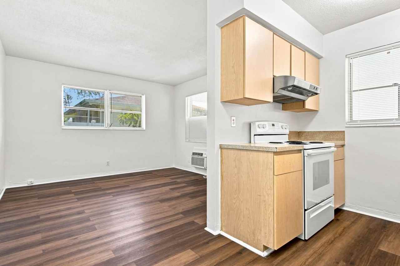 317 N 61st Ter #7 - Photo 7 of 17