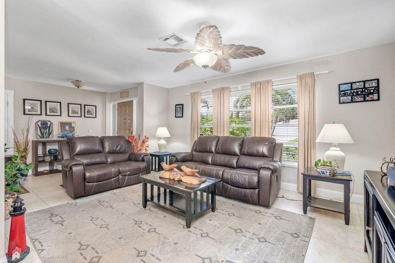 502 Oak Ter - Photo 4 of 30