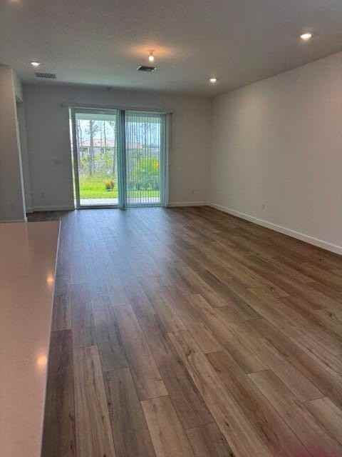 1545 Se Crosswood Way - Photo 4 of 12