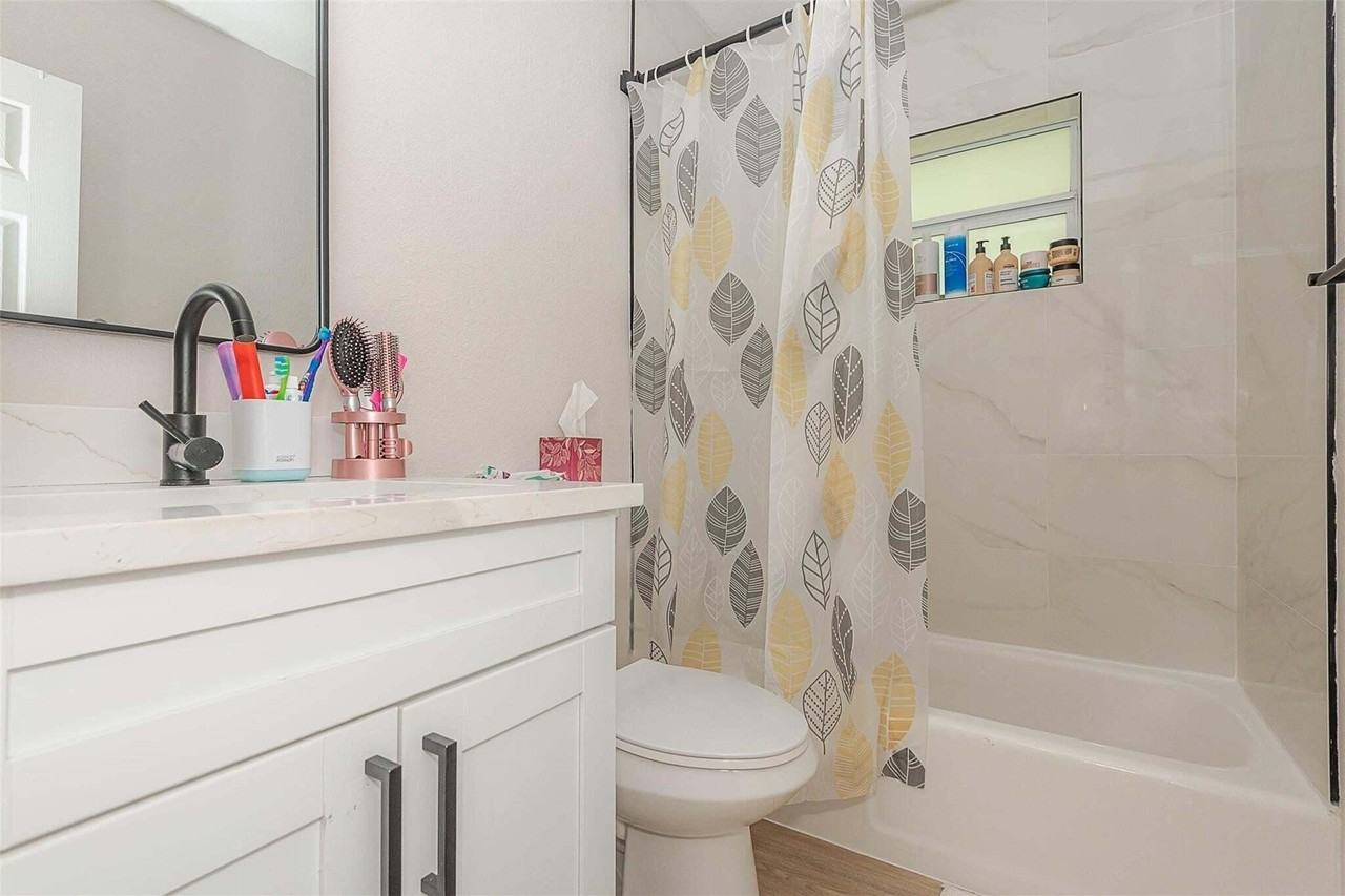 1449 Se 4th Ave #1449 - Photo 3 of 11